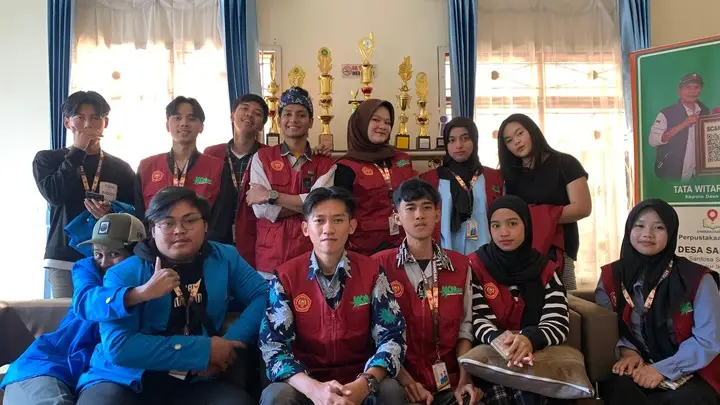 Artikel KKN Universitas Al Ghifari: SAPA WIRAUSAHA DESA SANTOSA: Konfirmasi, Validasi, dan Penguatan Data UMKM untuk Mendorong Potensi Ekonomi Lokal