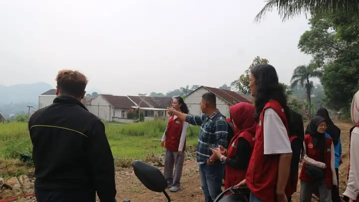 Artikel KKN Universitas Al Ghifari: Survei Lapangan: Menggali Potensi Dusun 4, Desa Baros