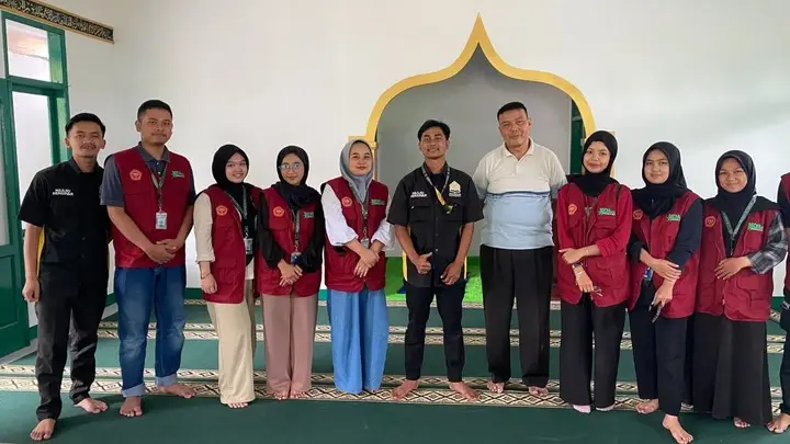 Artikel KKN Universitas Al Ghifari: Ikut Andil dalam Masjid Bersinar | Kolaborasi KKN 14 Disradeva Universitas Al Ghifari bersama Sedekahku Percikan Iman