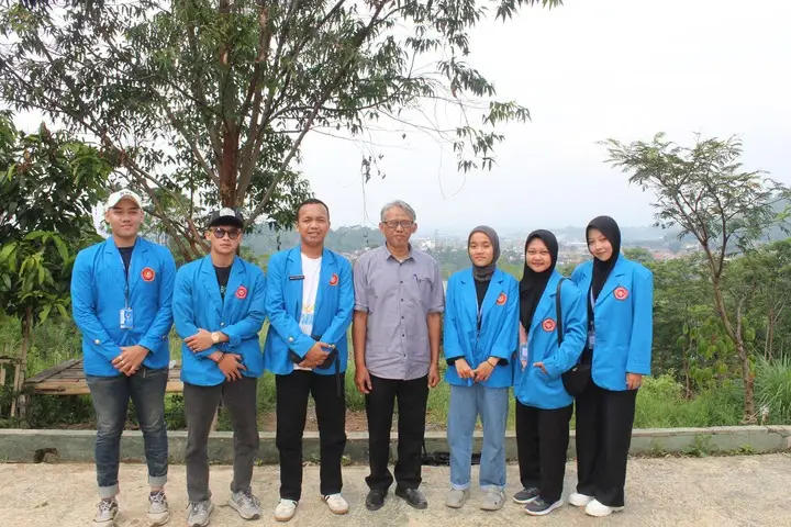 Artikel KKN Universitas Al Ghifari: KUNJUNGAN MAHASISWA KKN UNIVERSITAS AL-GHIFARI KE SMPN 02 KUTAWARINGIN