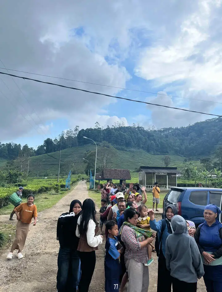 Artikel KKN Universitas Al Ghifari: Kebersamaan dalam Kegiatan Qurban di Kampung Ciparay