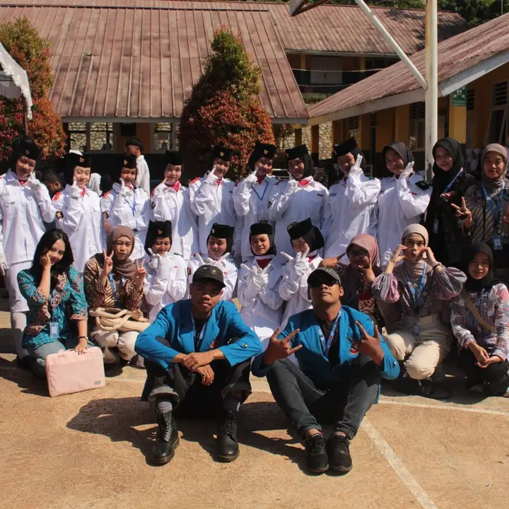 Artikel KKN Universitas Al Ghifari: PERPISAHAN KELAS 9 SMPN 2 KUTAWARIGIN