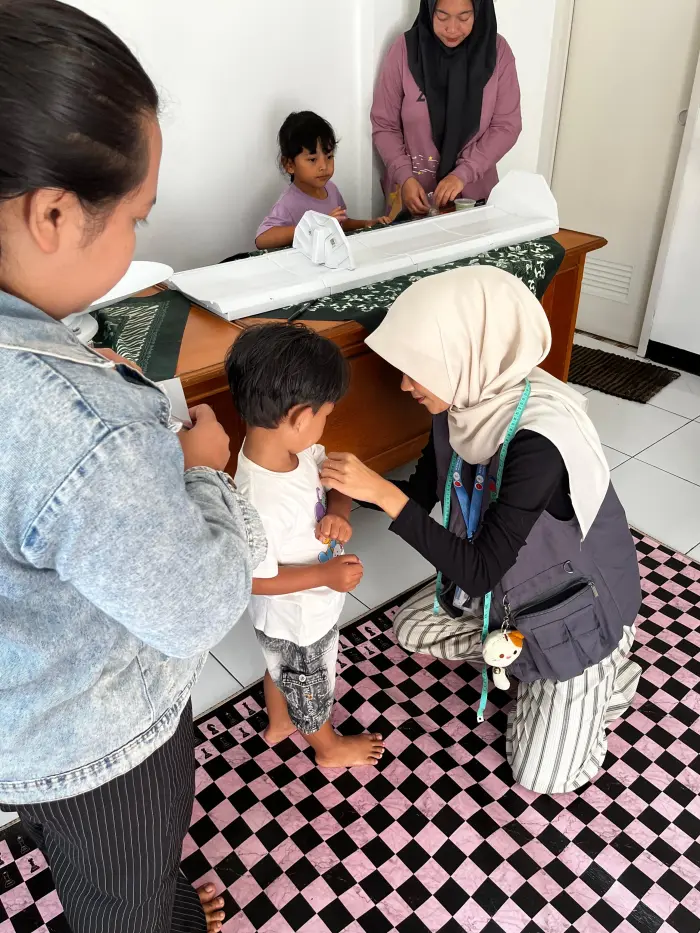 Artikel KKN Universitas Al Ghifari: Berkontribusi dalam Kegiatan Posyandu dan Mematangkan Program Kerja
