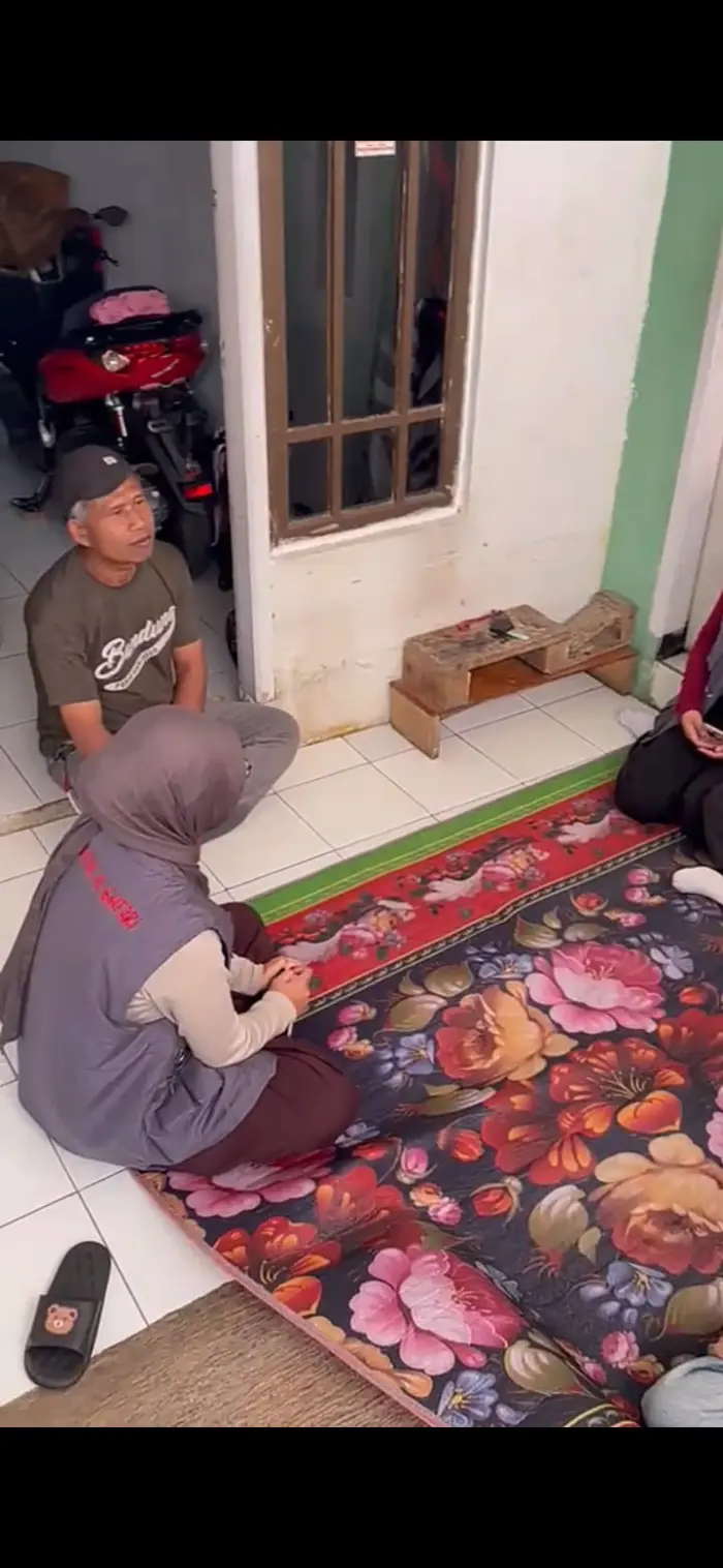 Artikel KKN Universitas Al Ghifari: Hari Pertama Langkah Awal: Silaturahmi dan Perizinan Tinggal di RT 001
