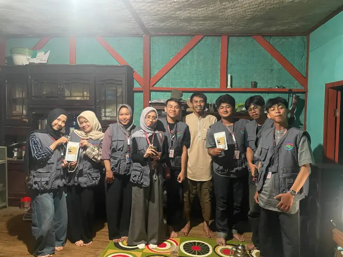 Artikel KKN UNFARI: Kunjungan UMKM Kopi RW 8 Kp. Pakusorok dari Kelompok Barawidya