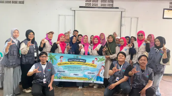 Artikel KKN Universitas Al Ghifari: Sauyunan Sehat: Kelompok KKN Sauyunan 38 Edukasi Ibu-Ibu PKK Bumiwangi soal DAGUSIBU, GERMAS, dan PHBS