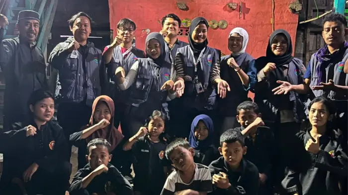 Artikel KKN Universitas Al Ghifari: Latihan Rutin Pencak Silat Perguruan Gadjah Putih: Membangun Mental dan Jiwa Kuat Warga Desa Bumiwangi