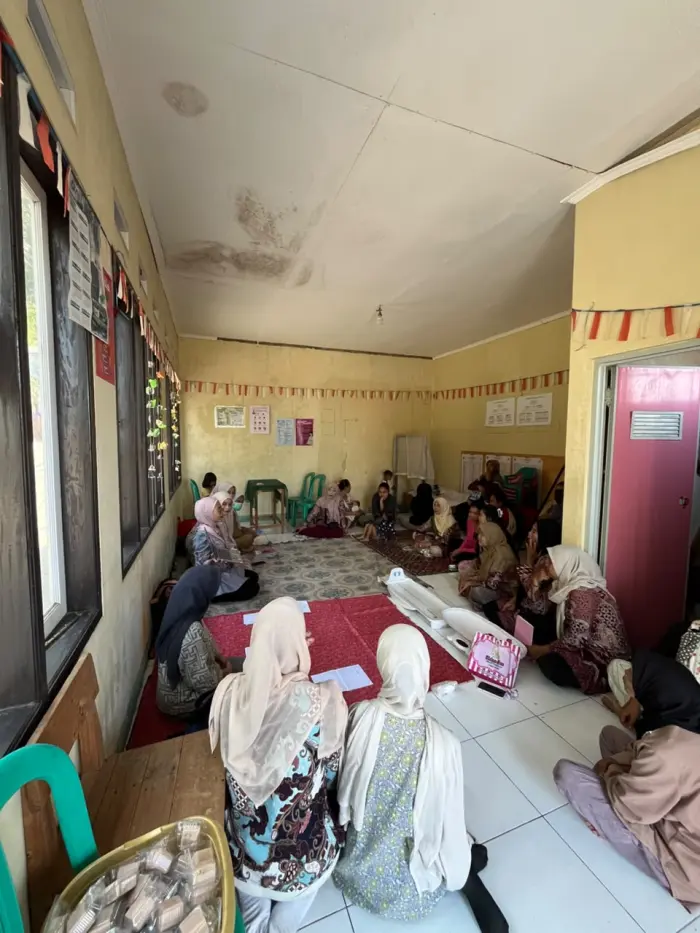 Artikel KKN Universitas Al Ghifari: Edukasi Ibu-Ibu RW 12 Desa Girimekar Melalui Sosialisasi DAGUSIBU