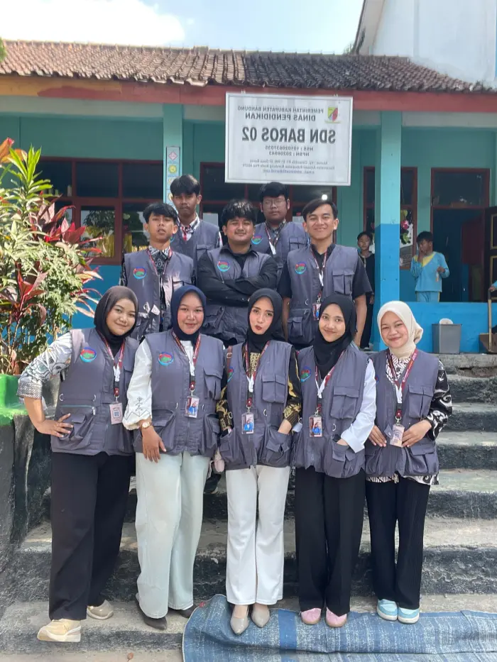 Artikel KKN Universitas Al Ghifari: Peringati Hari Anak Nasional, Kelompok 30 KKN Universitas Al-Ghifari Gelar Gotong Royong di SDN Baros 02 dan Mengajar di Madrasah Al-Ikhlas