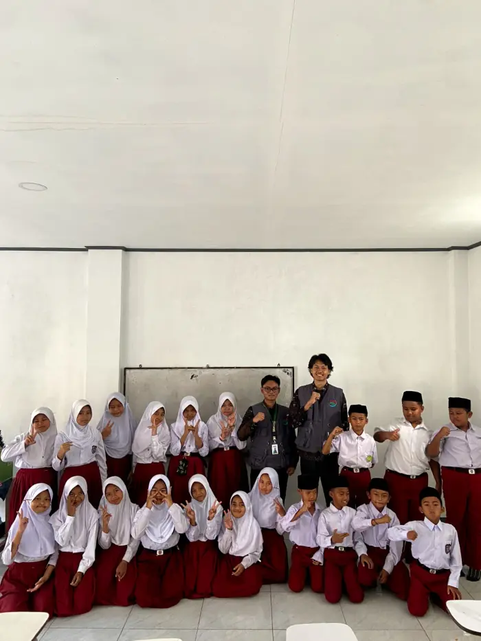 Artikel KKN Universitas Al Ghifari: Mahasiswa KKN Kelompok 28 Aksara Karya Kembali Implementasikan Program Literasi Akademik melalui Edukasi Pengelolaan Emosi di MI Miftahul Jaza