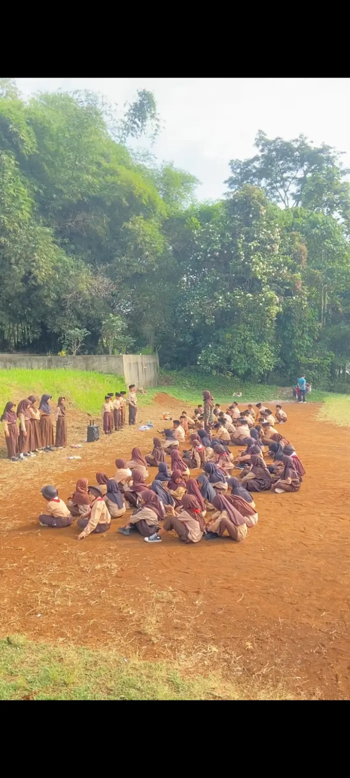 Artikel KKN Universitas Al Ghifari: Kelompok 28 KKN Aksara Karya Berpartisipasi dalam Pengajian Wali Murid dan Latihan Gabungan Siswa-Siswi Miftahul Jaza