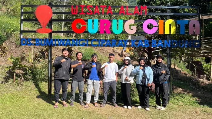 Artikel KKN Universitas Al Ghifari: Curug Cinta Bumiwangi, Destinasi Wisata Alam yang Menjadi Daya Tarik Rekreasi Keluarga di Kecamatan Ciparay