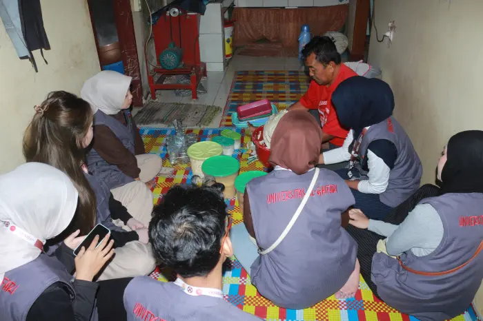 Artikel KKN Universitas Al Ghifari: Kunjungan UMKM Kicimpring: Mahasiswa KKN Kelompok 11 Universitas Al Ghifari Lakukan Kunjungan UMKM Kicimpring untuk Mendukung Pengembangan Usaha Lokal di Desa Mekarwangi