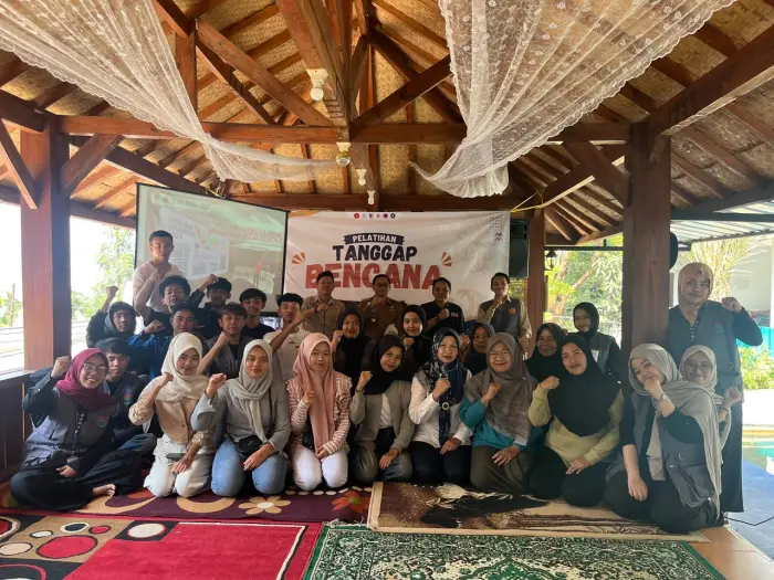 Artikel KKN Universitas Al Ghifari: Peningkatan Kapasitas Pemuda melalui Pelatihan Tanggap Bencana sebagai Upaya Mitigasi Bencana di Desa Melatiwangi
