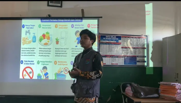 Artikel KKN Universitas Al Ghifari: Menanamkan Perilaku Hidup Bersih dan Sehat Sejak Dini melalui Edukasi PHBS di SDN Cisintok Desa Cihanjuang