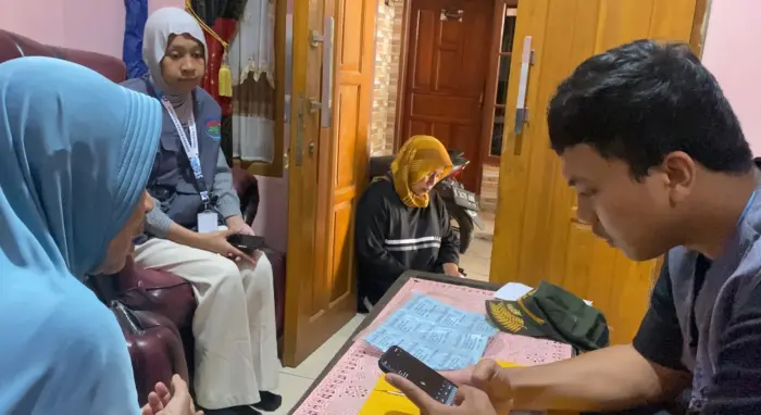 Artikel KKN Universitas Al Ghifari: Pendataan UMKM Sebagai Langkah Awal Pembuatan NIB dan Sertifikasi Halal di Desa Bojong Emas