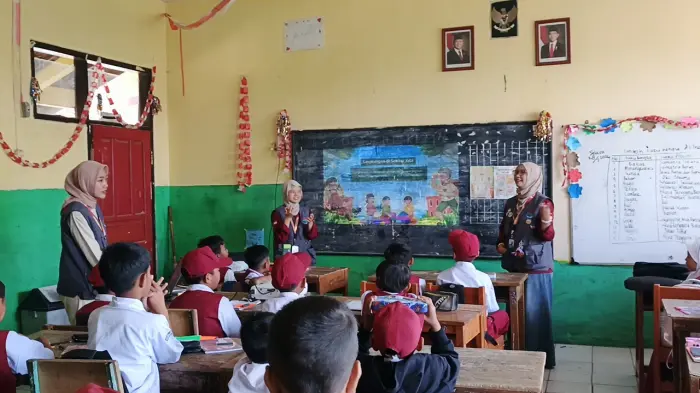 Artikel KKN UNFARI: Tanamkan Kebiasaan Sehat Sejak Dini: KKN Kelompok 12 Sosialisasikan PHBS di SD Mekarwangi dari Kelompok Bhadrika Wistara
