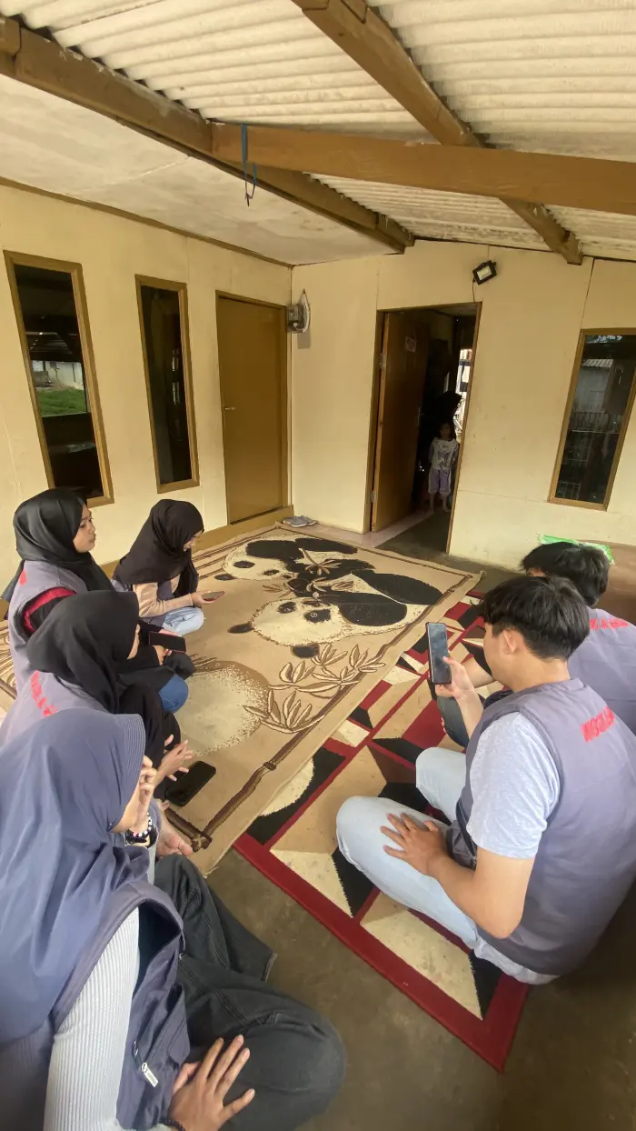 Artikel KKN Universitas Al Ghifari: Aksi Door to Door Pengumpulan Minyak Jelantah: Membangun Sistem Collecting melalui Karang Taruna dan RW