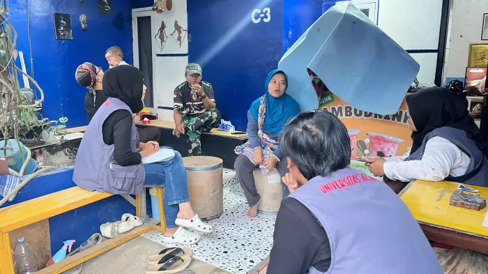 Artikel KKN Universitas Al Ghifari: KKN Sauyunan 38 Kunjungi UMKM Ambudrink dan Basreng Ambuing, Dukung Pengembangan Usaha Lokal