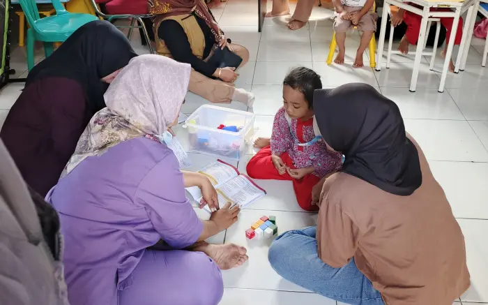 Artikel KKN Universitas Al Ghifari: Jumat Bersih, Cek Kesehatan, dan Edukasi Parenting Warnai Kegiatan KKN Tematik Berdampak Kelompok 12