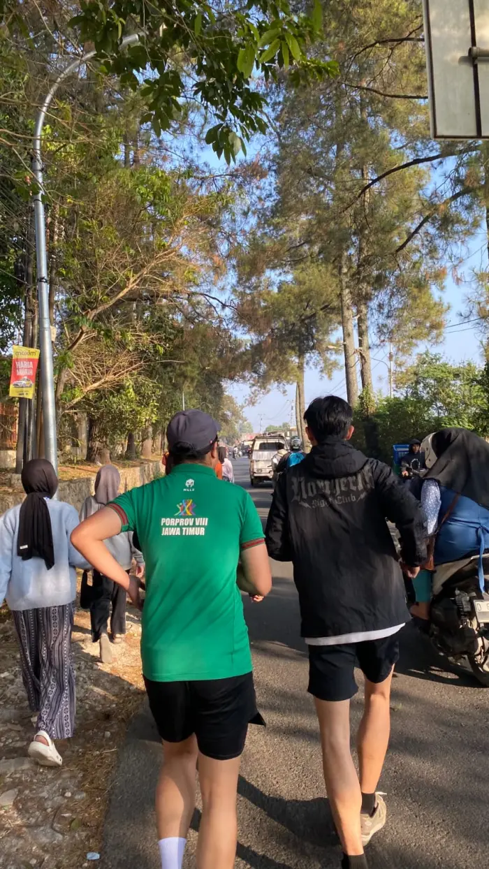 Artikel KKN Universitas Al Ghifari: Menjaga Kebugaran di Tengah Pengabdian, KKN 05 Gelar Olahraga Pagi