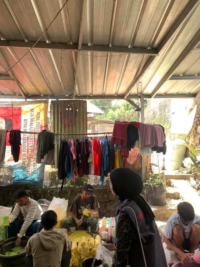 Artikel KKN UNFARI: Mengenal Potensi UMKM Desa melalui Kunjungan Door to Door dari Kelompok klmpk-5