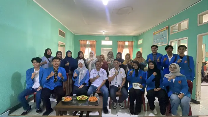 Artikel KKN UNFARI: Resmi Dibuka, KKN Kelompok 8 di Desa Arjasari Dihadiri Perangkat Desa hingga Dosen Pembimbing Lapangan dari Kelompok ARUTALA WANARAKSA