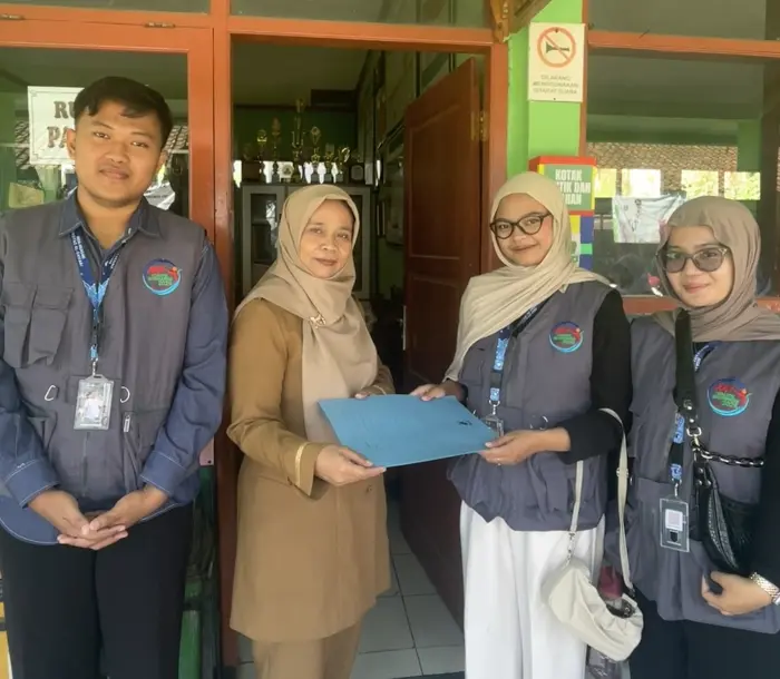 Artikel KKN Universitas Al Ghifari: Jalin Kolaborasi Edukatif, Kelompok KKN 8 Arutala Wanaraksa Sambangi SDN Pamucatan untuk Perizinan Kegiatan TKA
