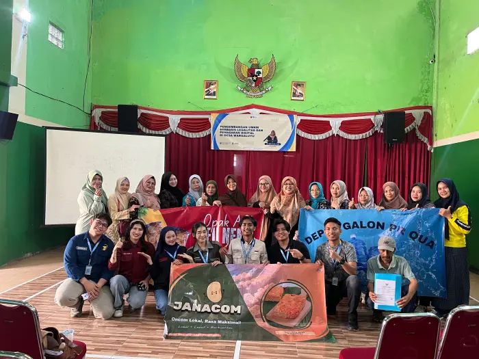 Artikel KKN Universitas Al Ghifari: Mengakselerasi Ekonomi Desa Wargaluyu: Mahasiswa KKN Dampingi 10 UMKM Lewat Pembuatan NIB, Banner, dan Pemasaran Digital