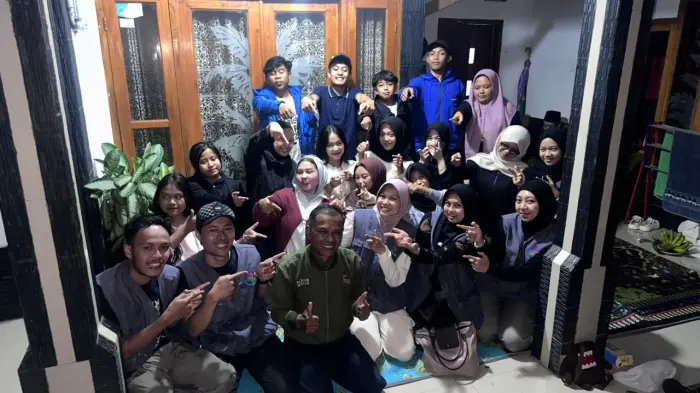 Artikel KKN Universitas Al Ghifari: Hari Kedua KKN: Simpul Bagja Bersama Masyarakat dan Karang Taruna Sambut HUT ke-81 Kemerdekaan Indonesia