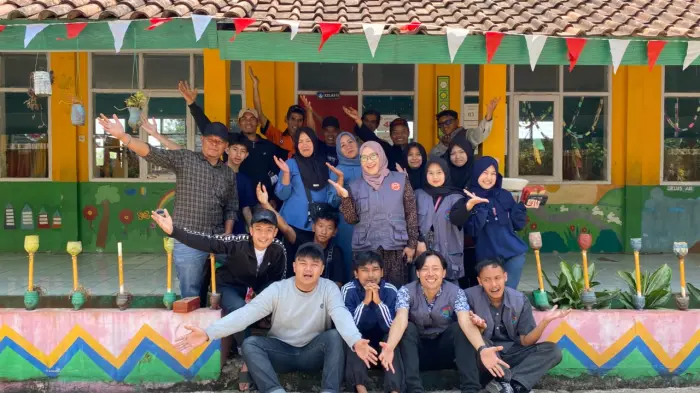 Artikel KKN Universitas Al Ghifari: Satu Aksi Sejuta Manfaat: Edukasi Pemilahan Sampah, Rocket Stove, dan Bahaya Judi Online di Desa Lebakwangi
