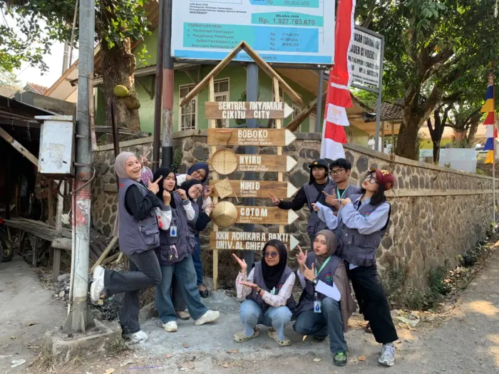 Artikel KKN Universitas Al Ghifari: Hari ke-32 KKN: Menutup Rangkaian Pengabdian dengan Silaturahmi dan Kenang-Kenangan Bersama Masyarakat
