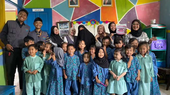 Artikel KKN UNFARI: Senyum Sehat Bersama Adik-adik PAUD Tunas Mekar: Belajar Menggosok Gigi yang Benar dari Kelompok KARSA LEMBANA
